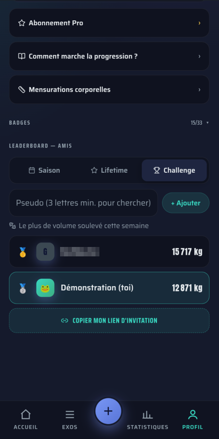 Défi hebdomadaire entre amis sur le volume soulevé, et collection de badges débloqués